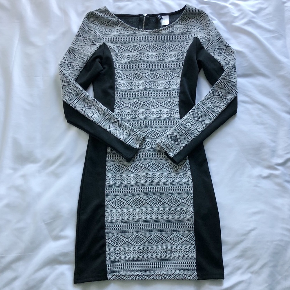 NWOT Divided by H&M Long Sleeve Lacy Minidress